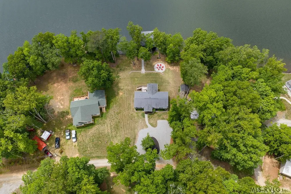 154 Herman Rd, Bracey, VA 23919