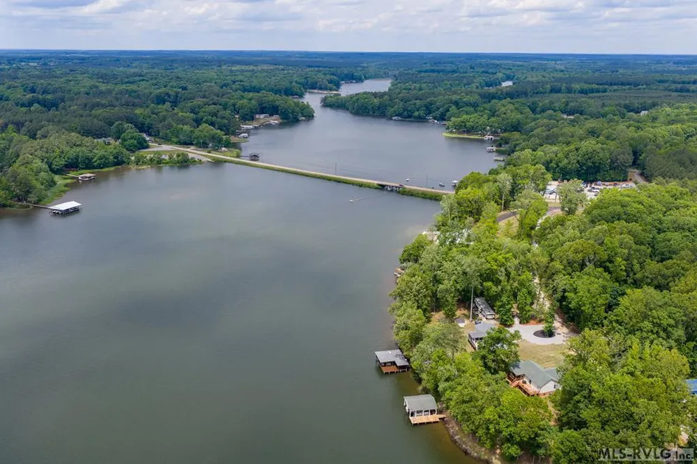 154 Herman Rd, Bracey, VA 23919