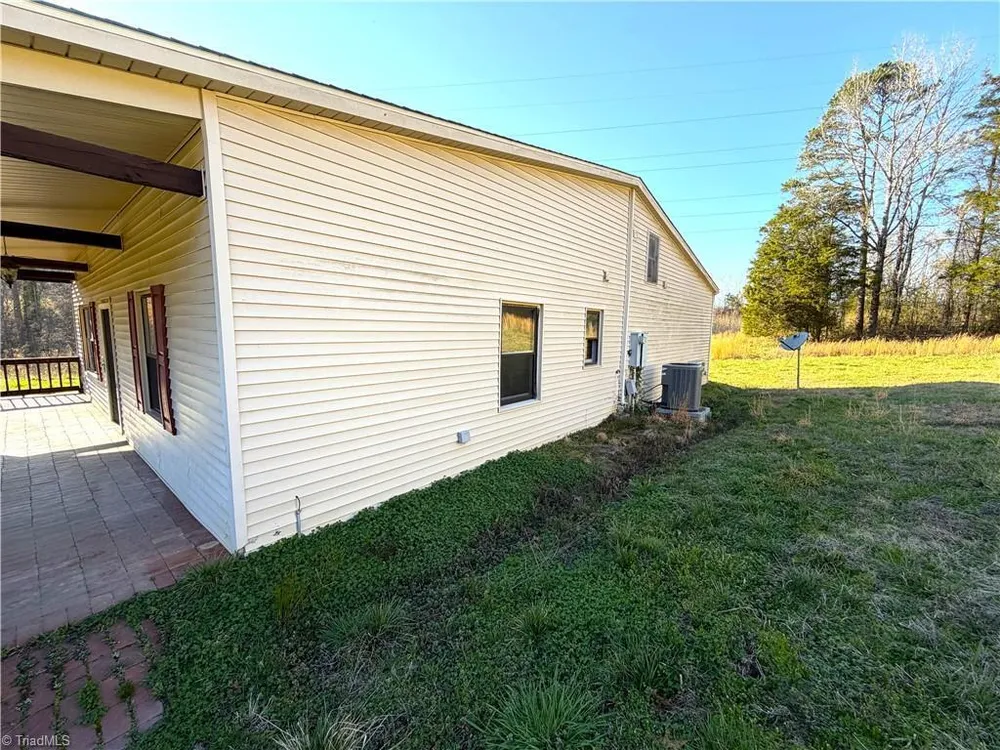 3065 Greenhouse Rd, Winston-Salem, NC 27127