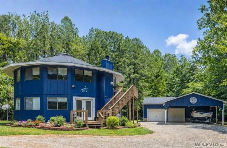 878 Anchor Dr, Bracey, VA 23919