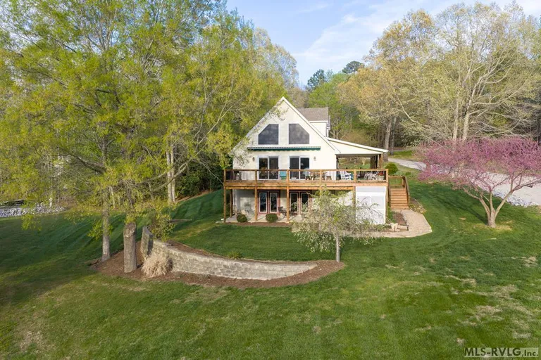 272 Brandon Ct, Bracey, VA 23919