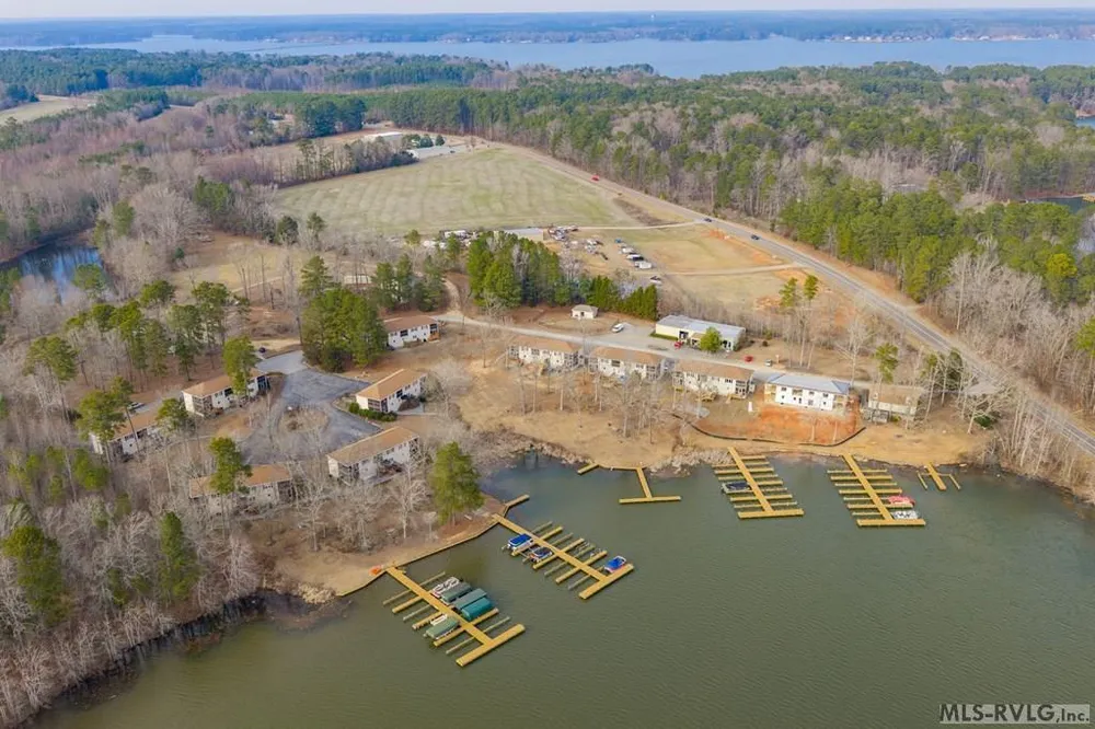 102 Gaston Pointe Dr, Littleton, NC 27850
