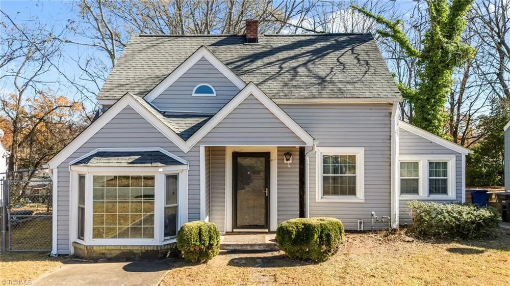 2507 NW Druid Hills Dr, Winston-Salem, NC 27105