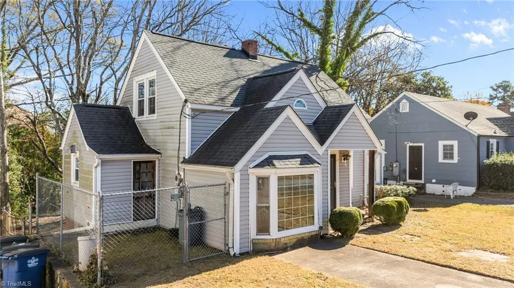 2507 NW Druid Hills Dr, Winston-Salem, NC 27105