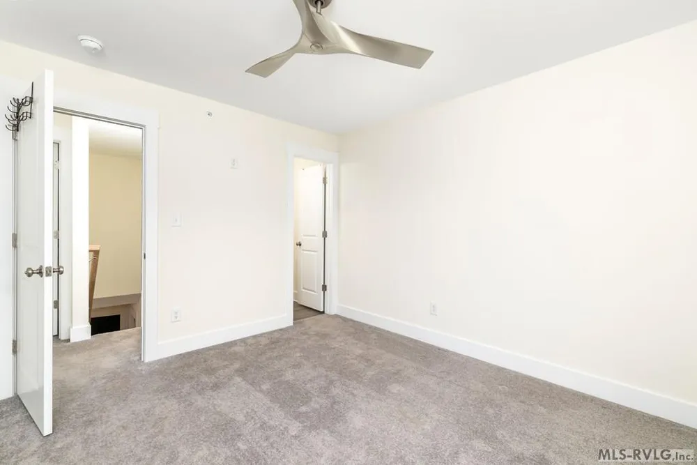 102 Gaston Pointe Dr, Littleton, NC 27850