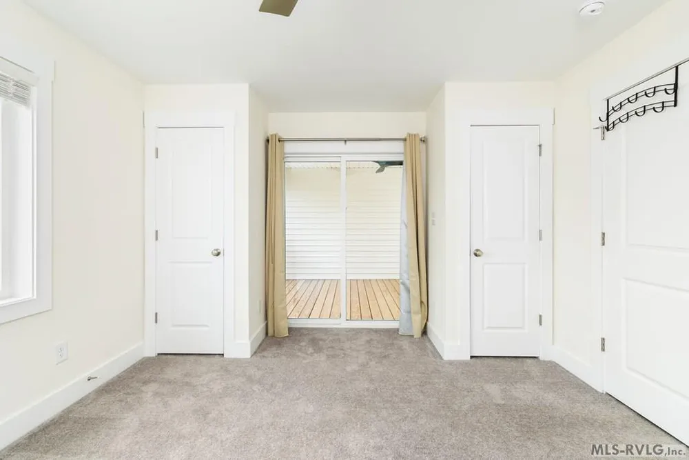 102 Gaston Pointe Dr, Littleton, NC 27850