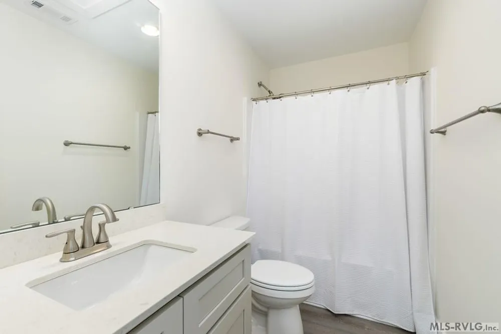 102 Gaston Pointe Dr, Littleton, NC 27850