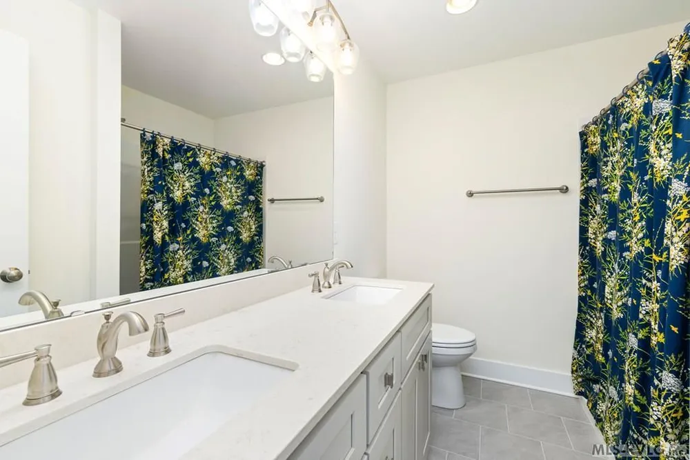 102 Gaston Pointe Dr, Littleton, NC 27850