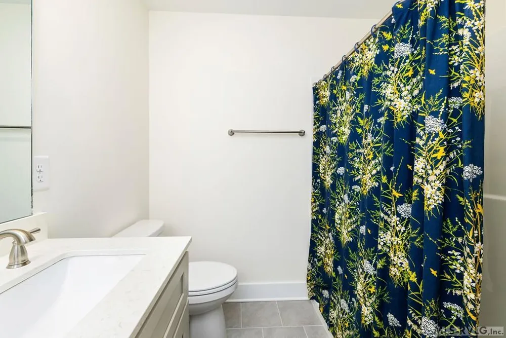 102 Gaston Pointe Dr, Littleton, NC 27850