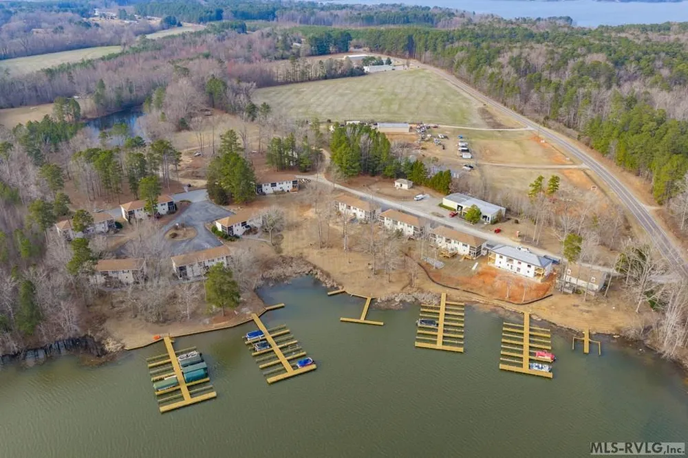 102 Gaston Pointe Dr, Littleton, NC 27850