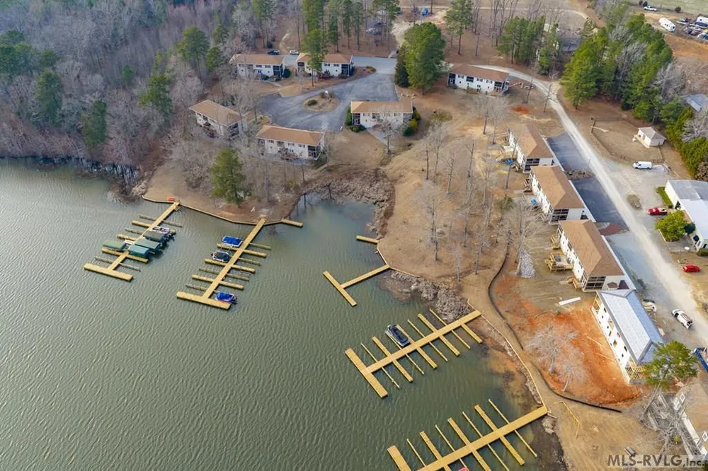102 Gaston Pointe Dr, Littleton, NC 27850