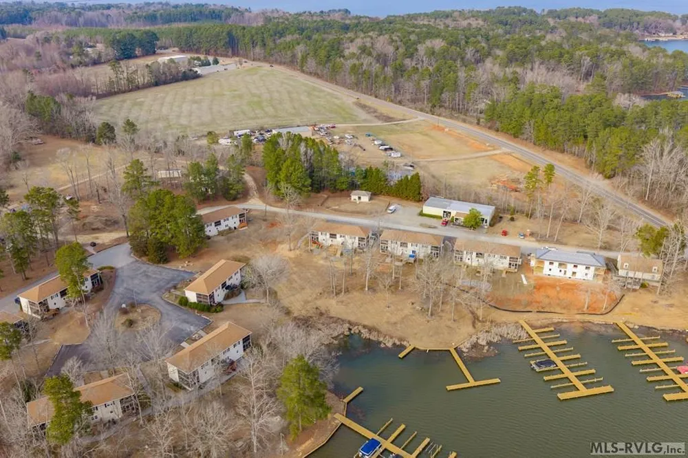 102 Gaston Pointe Dr, Littleton, NC 27850
