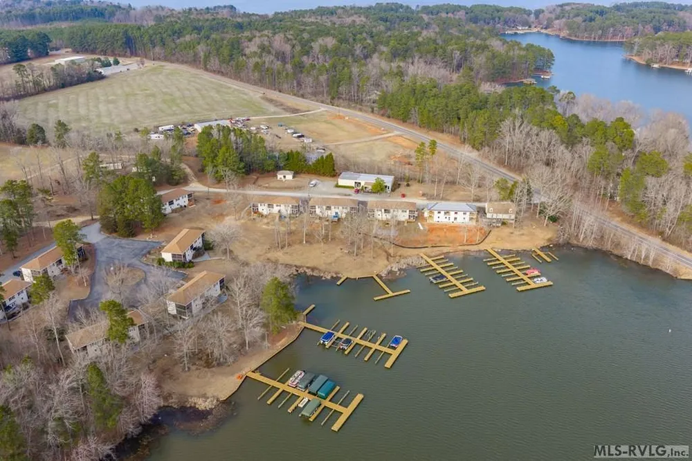 102 Gaston Pointe Dr, Littleton, NC 27850