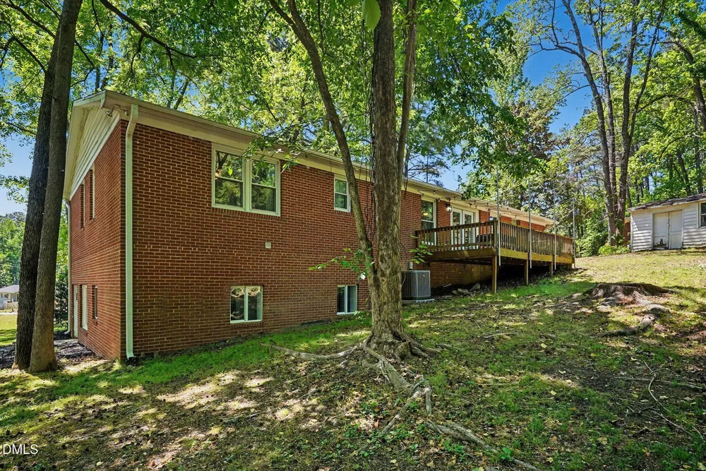 923 Meadowbrook Dr, Garner, NC 27529