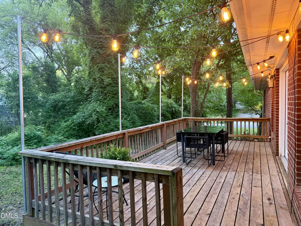 923 Meadowbrook Dr, Garner, NC 27529
