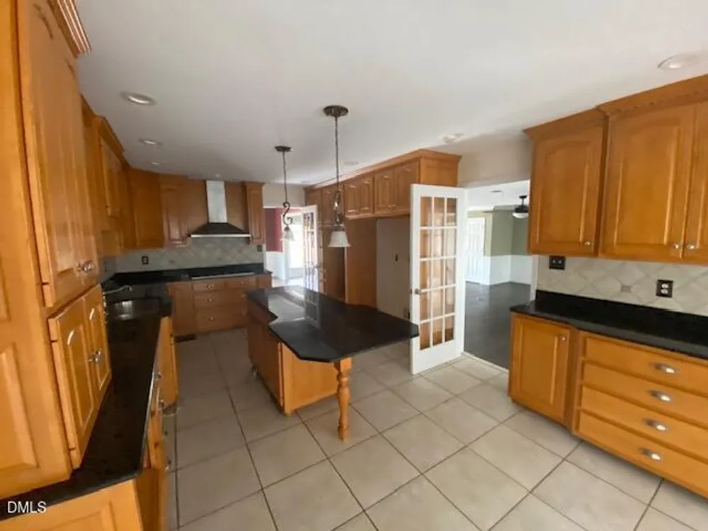 180 Ellerslie Dr, Fayetteville, NC 28303