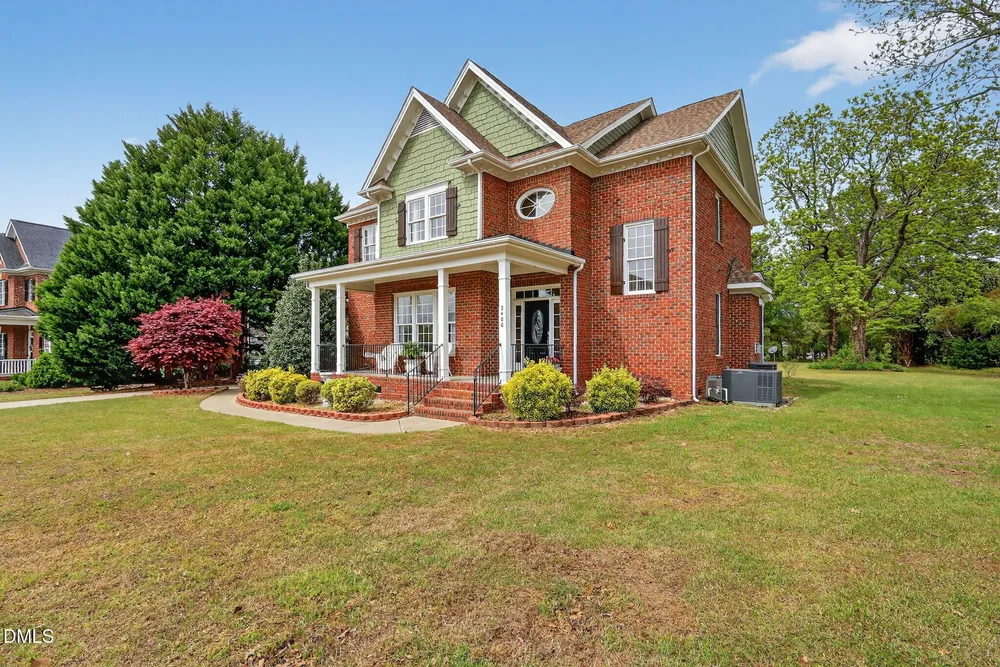 2400 Stewart St, Fuquay-Varina, NC 27526