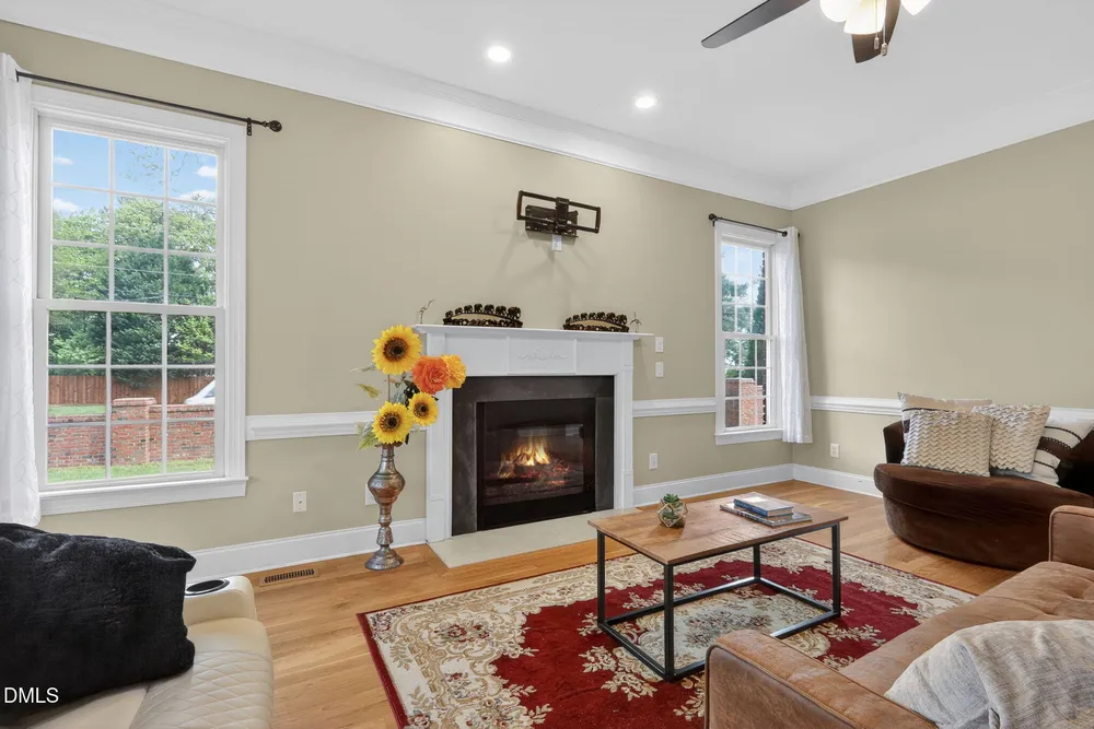 2400 Stewart St, Fuquay-Varina, NC 27526