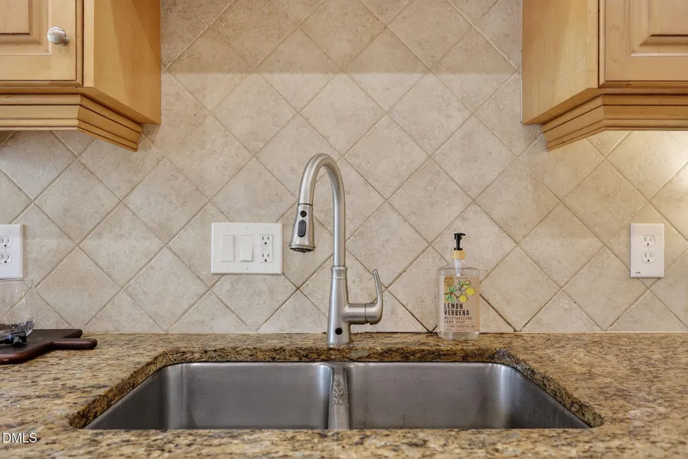 2400 Stewart St, Fuquay-Varina, NC 27526