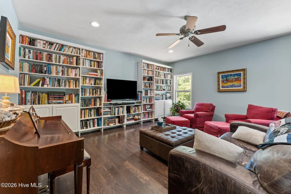 355 Queens Cove Way, Carthage, NC 28327