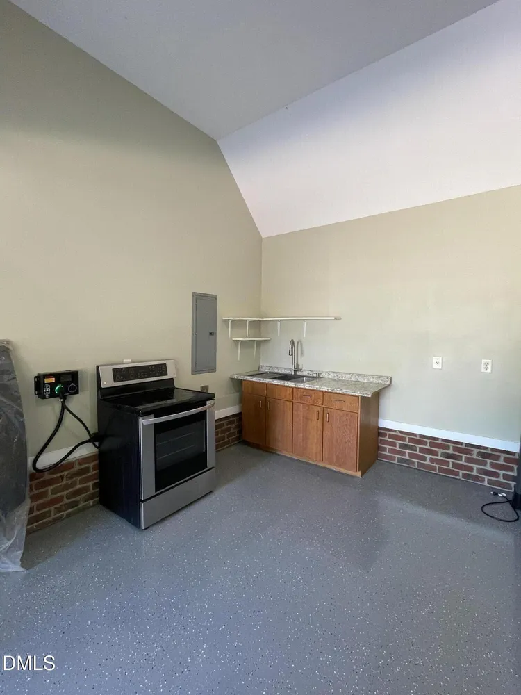 2400 Stewart St, Fuquay-Varina, NC 27526