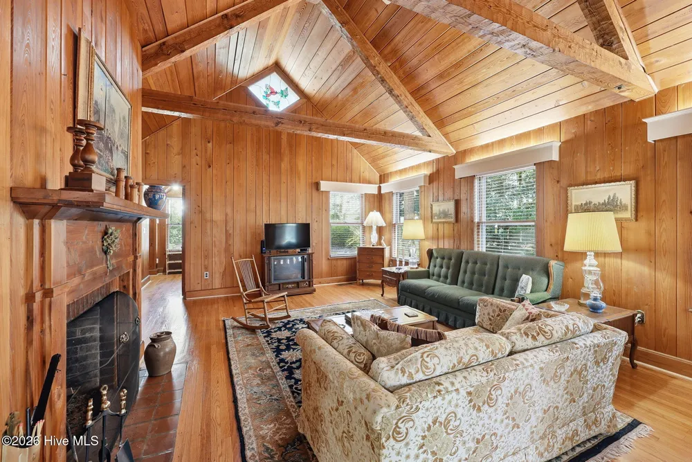 535 E Morganton Rd, Southern Pines, NC 28387