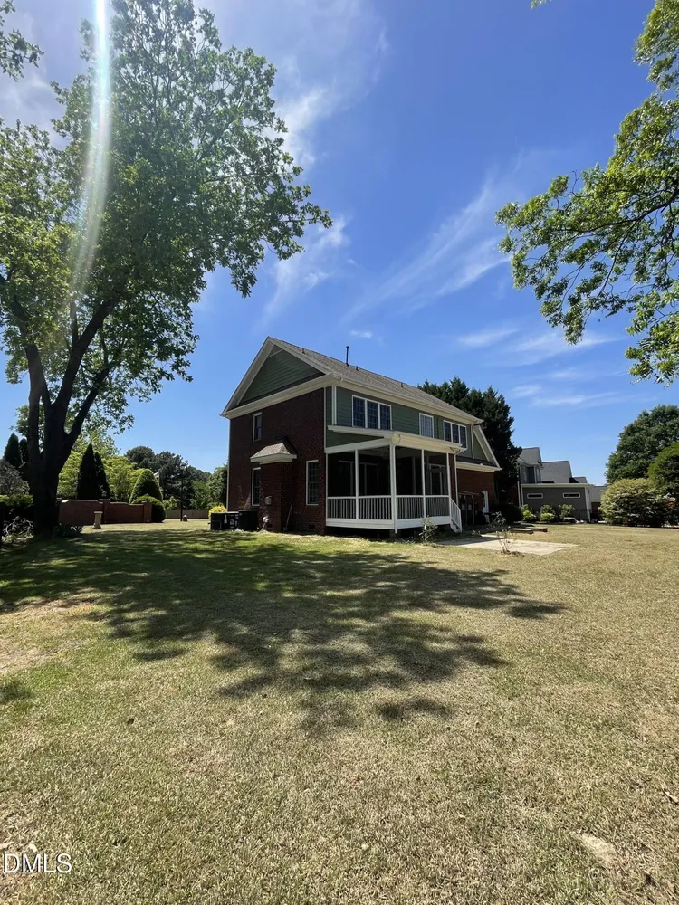 2400 Stewart St, Fuquay-Varina, NC 27526