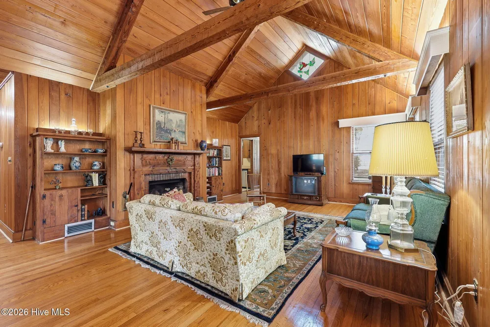 535 E Morganton Rd, Southern Pines, NC 28387