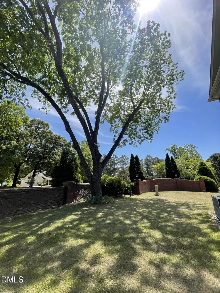 2400 Stewart St, Fuquay-Varina, NC 27526
