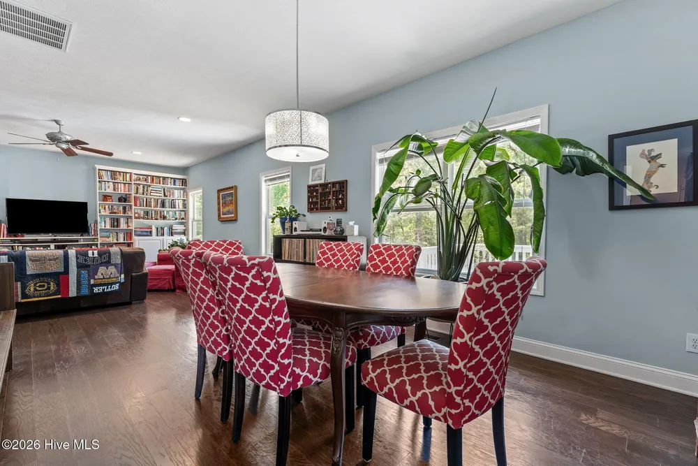 355 Queens Cove Way, Carthage, NC 28327