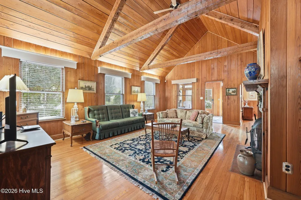 535 E Morganton Rd, Southern Pines, NC 28387