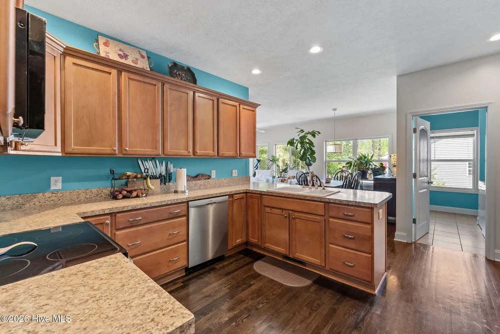 355 Queens Cove Way, Carthage, NC 28327