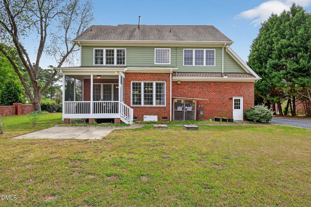 2400 Stewart St, Fuquay-Varina, NC 27526