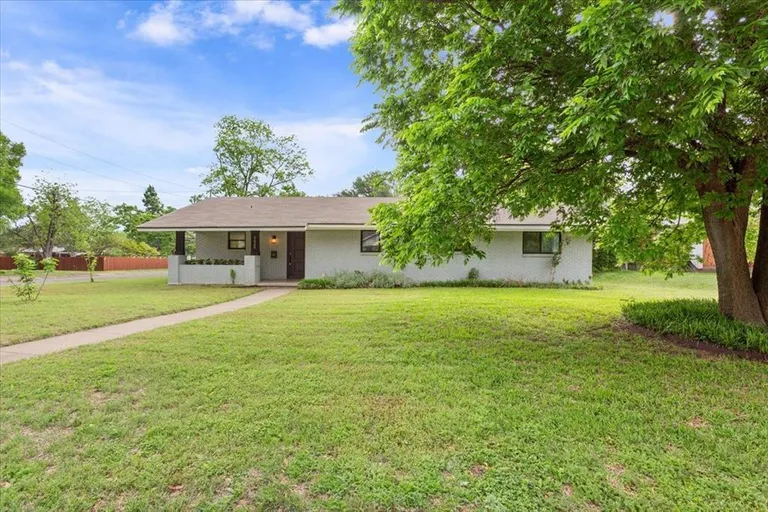 2025 Lenamon St, Waco, TX 76710