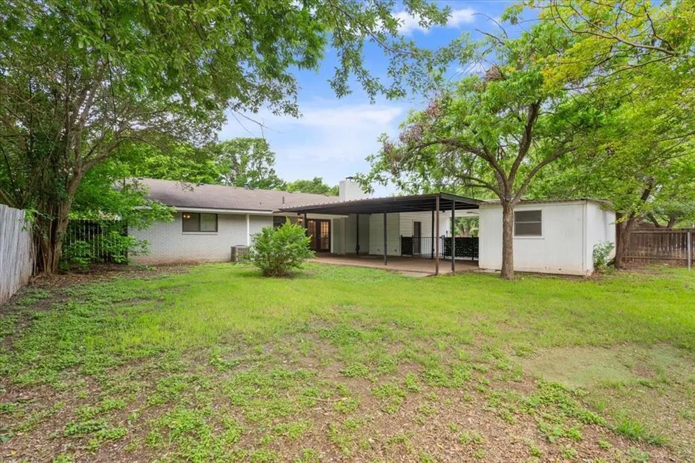 2025 Lenamon St, Waco, TX 76710