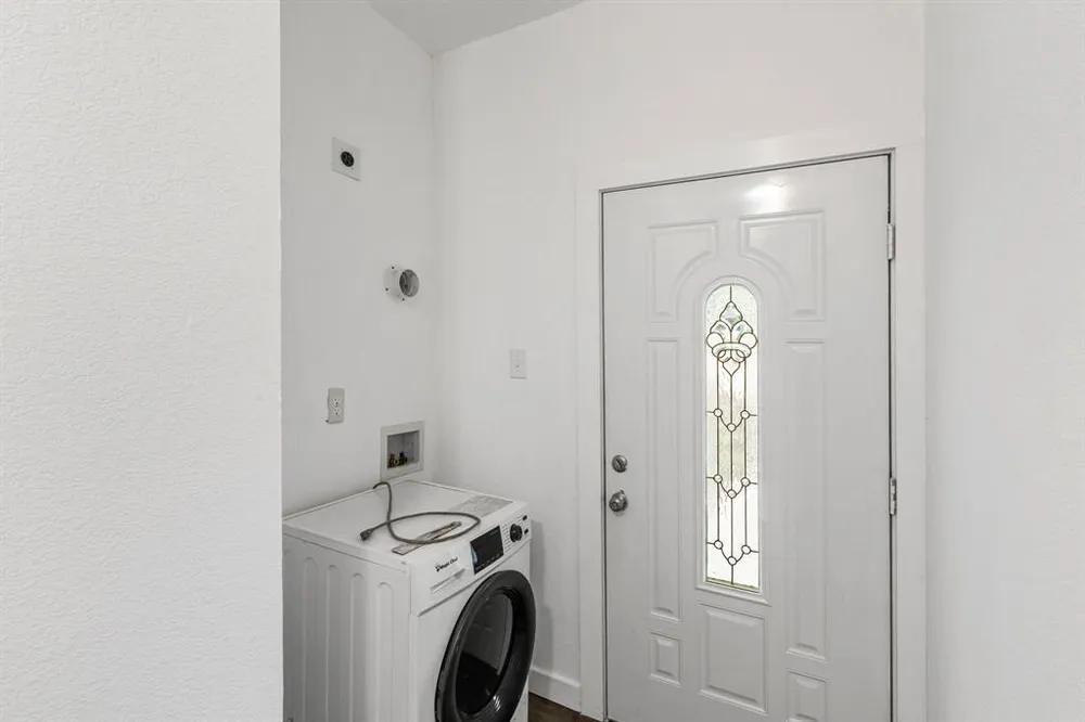 1812 Seneca Ave, Waco, TX 76707-2142