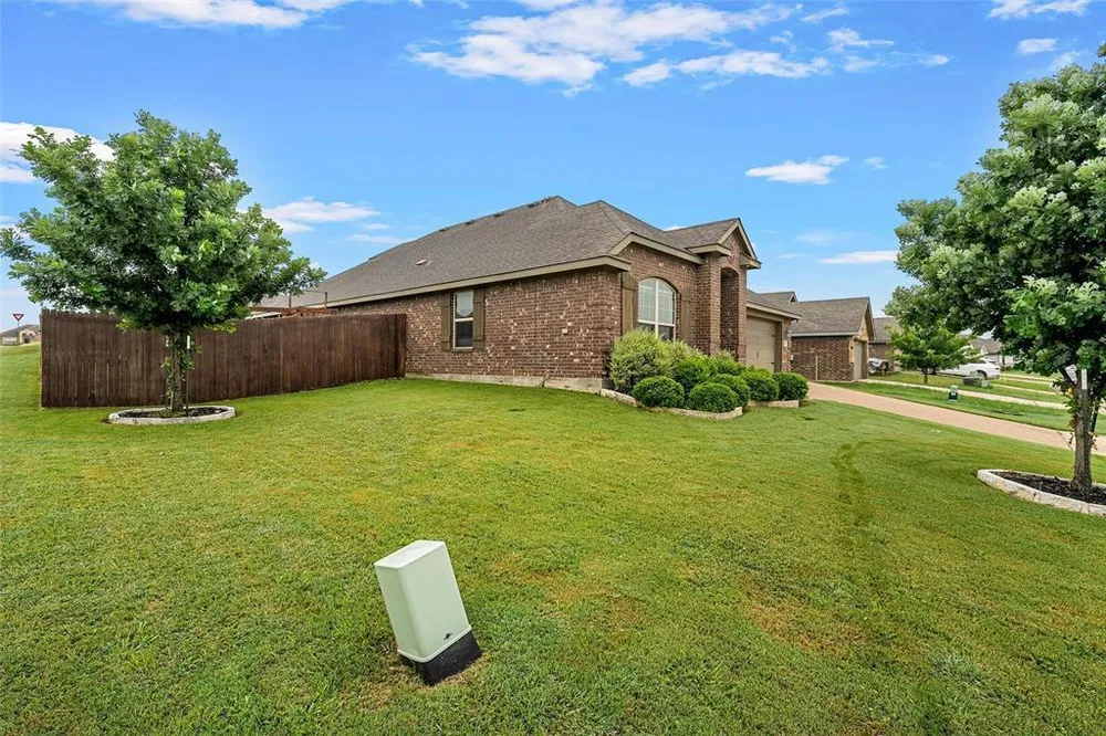 427 Paso Fino St, Robinson, TX 76706