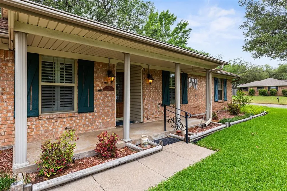 7100 Canterbury Dr, Waco, TX 76712