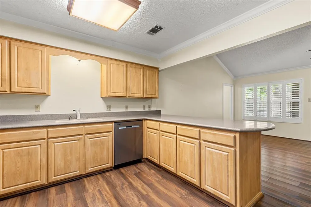 7100 Canterbury Dr, Waco, TX 76712