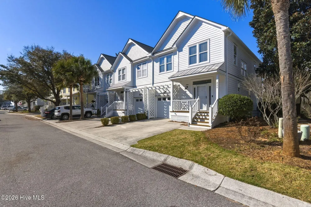 200 River Gate Ln, Wilmington, NC 28412