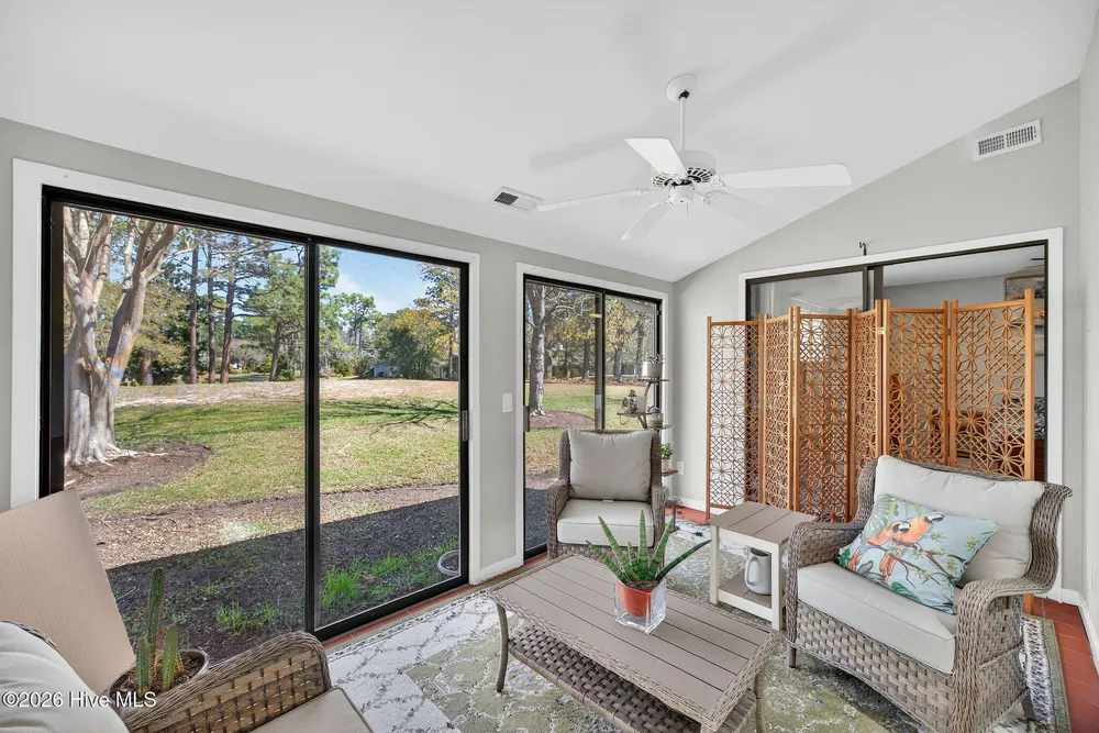 6204 Inland Greens Dr, Wilmington, NC 28405