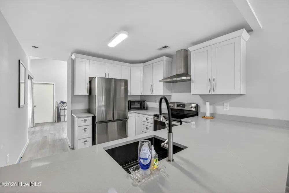 6204 Inland Greens Dr, Wilmington, NC 28405