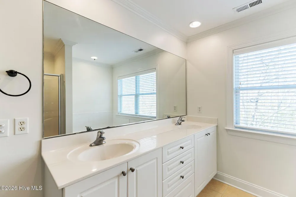 200 River Gate Ln, Wilmington, NC 28412