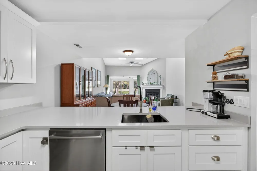 6204 Inland Greens Dr, Wilmington, NC 28405