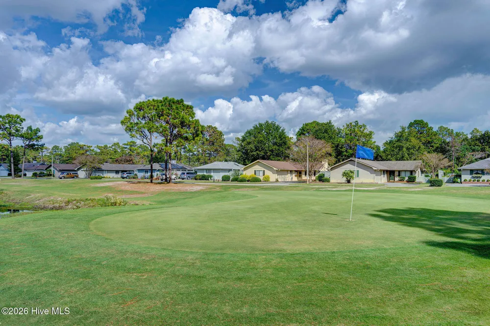 6204 Inland Greens Dr, Wilmington, NC 28405