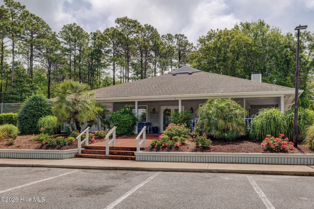 6204 Inland Greens Dr, Wilmington, NC 28405