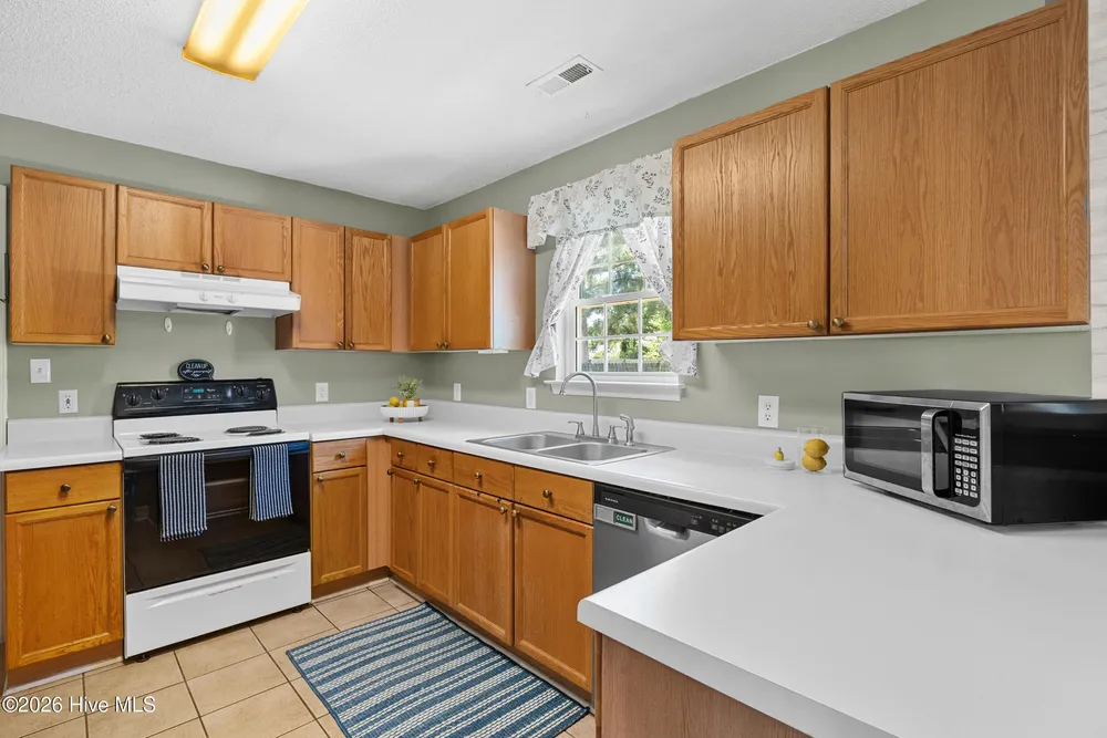 10023 Winding Branches Dr SE, Belville, NC 28451