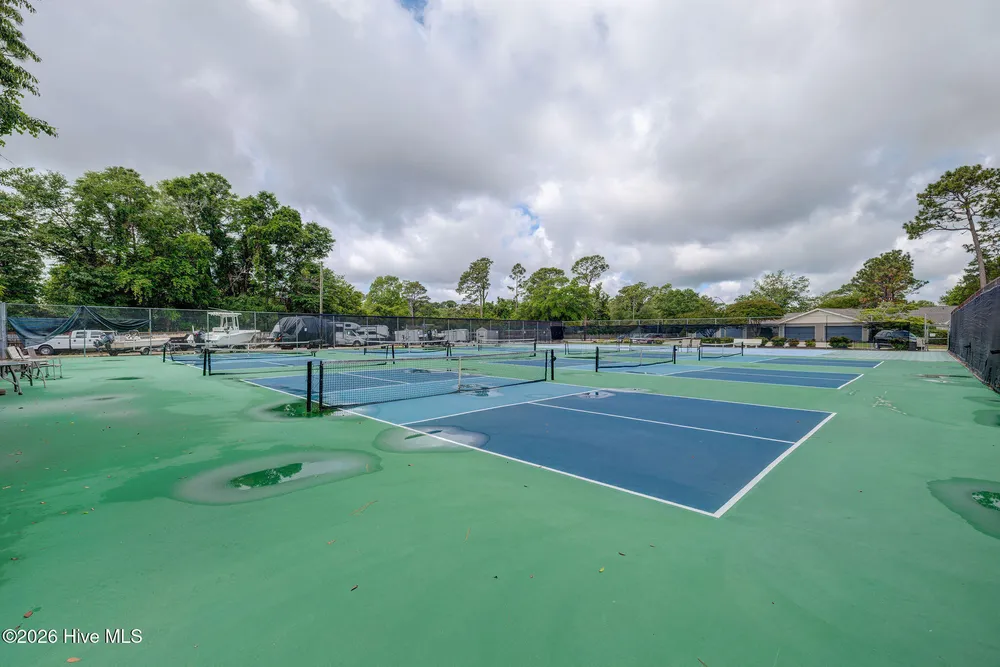 6204 Inland Greens Dr, Wilmington, NC 28405