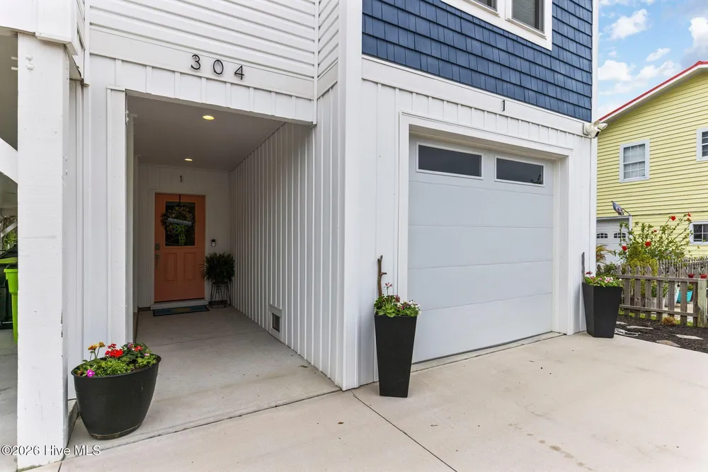 304 Birmingham Ave, Carolina Beach, NC 28428