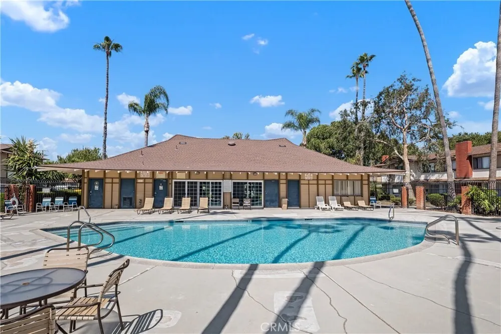 1722 Mitchell Ave, Tustin, CA 92780